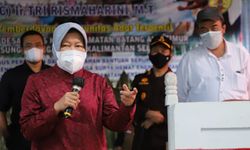 Pastikan Negara Hadir, Kemensos Berupaya Tingkatkan Kualitas Sarpras Suku Dayak Meratus