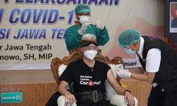 Jawab Keraguan Dampak Vaksin Covid-19, Ganjar: Sudah Saya Buktikan Itu Aman