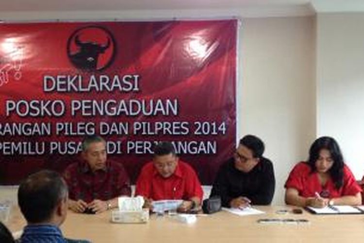 PDI-P meresmikan Posko Pengaduan Kecurangan Pemilu Legislatif dan Presiden 2014 di Gedung Golden Centrum, Jakarta Pusat, Jumat (4/4/2014).