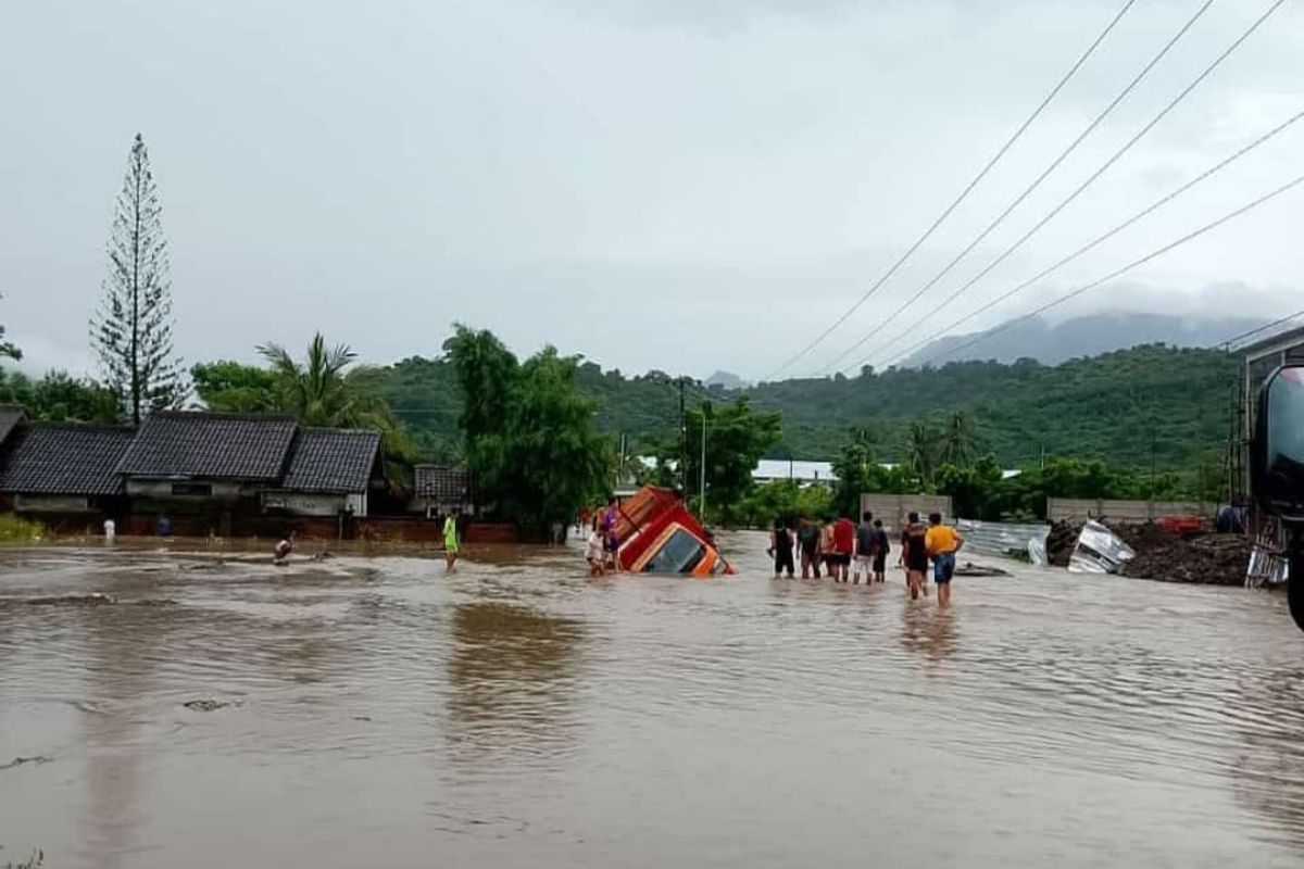 Banjir Bandang di Desa Benete, Kecamatan Maluk, Kabupaten Sumbawa Barat 