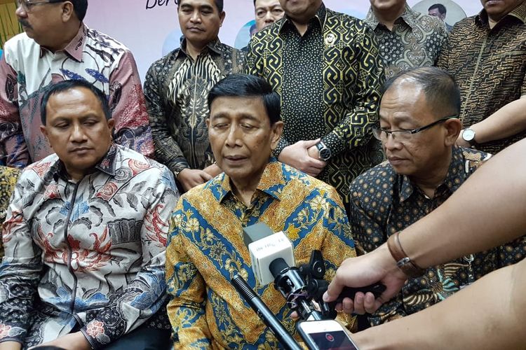 Wiranto setelah keluar dari RSPAD