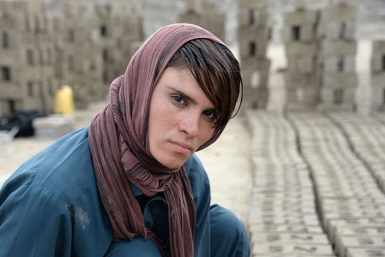 Sitara Wafadar harus menjalani hidup sebagai pria karena menjalankan sebuah tradisi kuno Afghanistan.