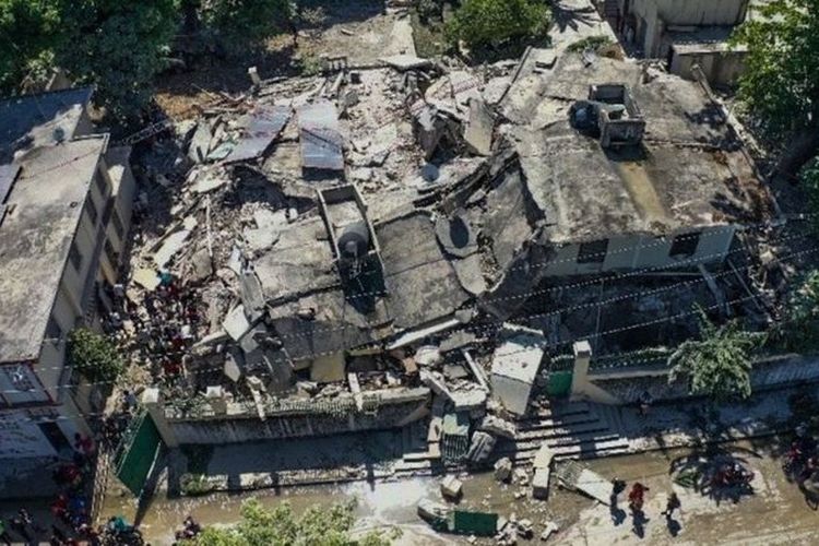 Banyak bangunan rusak dan hancur di Kota Les Cayes, Haiti, akibat gempa bumi pada Sabtu (14/8/2021).