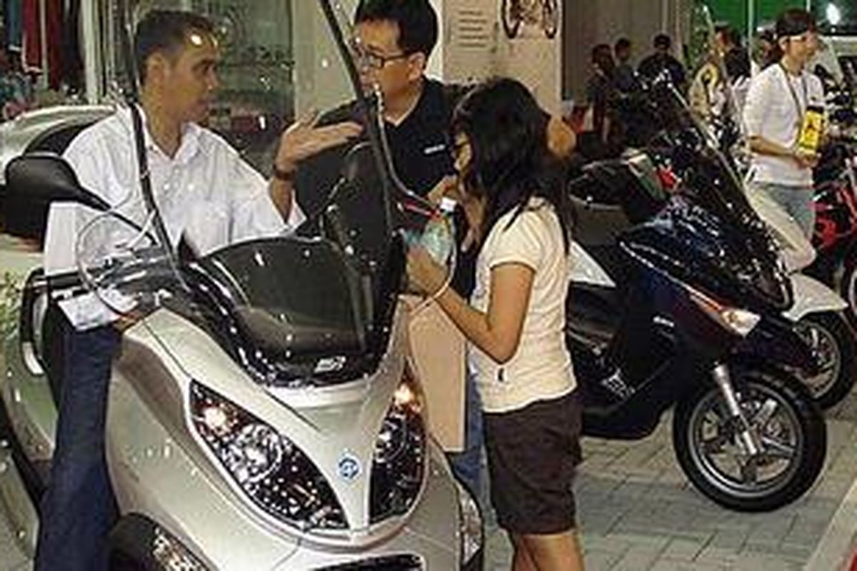 Berbagai produk Piaggio saat berpartisipasi di IIMS 2009