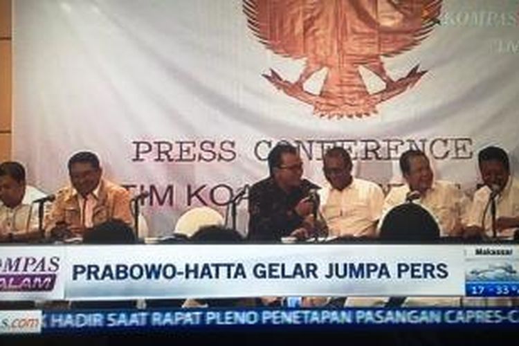 Para politisi perwakilan parpol pendukung Koalisi Merah Putih menggelar jumpa pers di Hotel Hyatt, Jakarta, Kamis (21/8/2014).