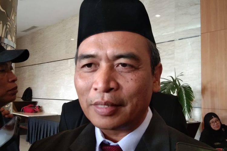 Ketua KPU Kabupaten Magelang, Ahmad Rofik saat memberikan keterangan, Minggu (3/4/2024).
