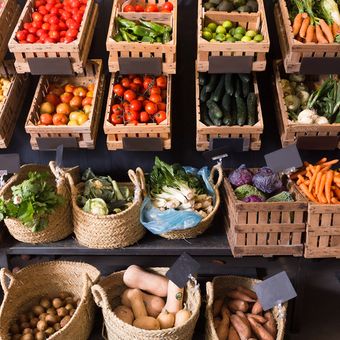 ilustrasi sayur dan buah, jenis produk nabati yang halal menurut LPPOM MUI. 