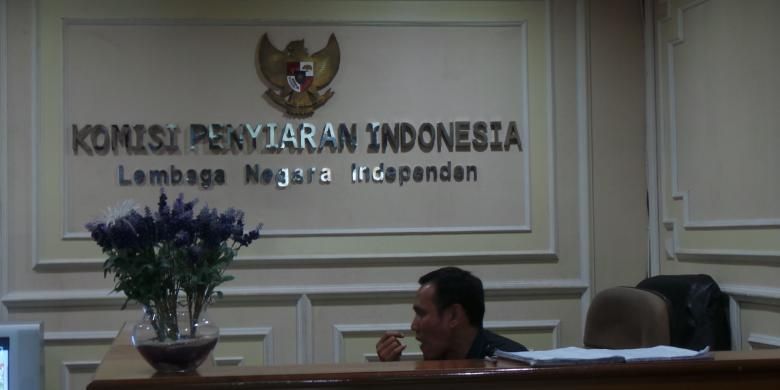 Kantor Komisi Penyiaran Indonesia (KPI) Pusat di Gedung Sekretariat Negara Lantai VI, Jalan Gajah Mada nomor 8, Jakarta Pusat.