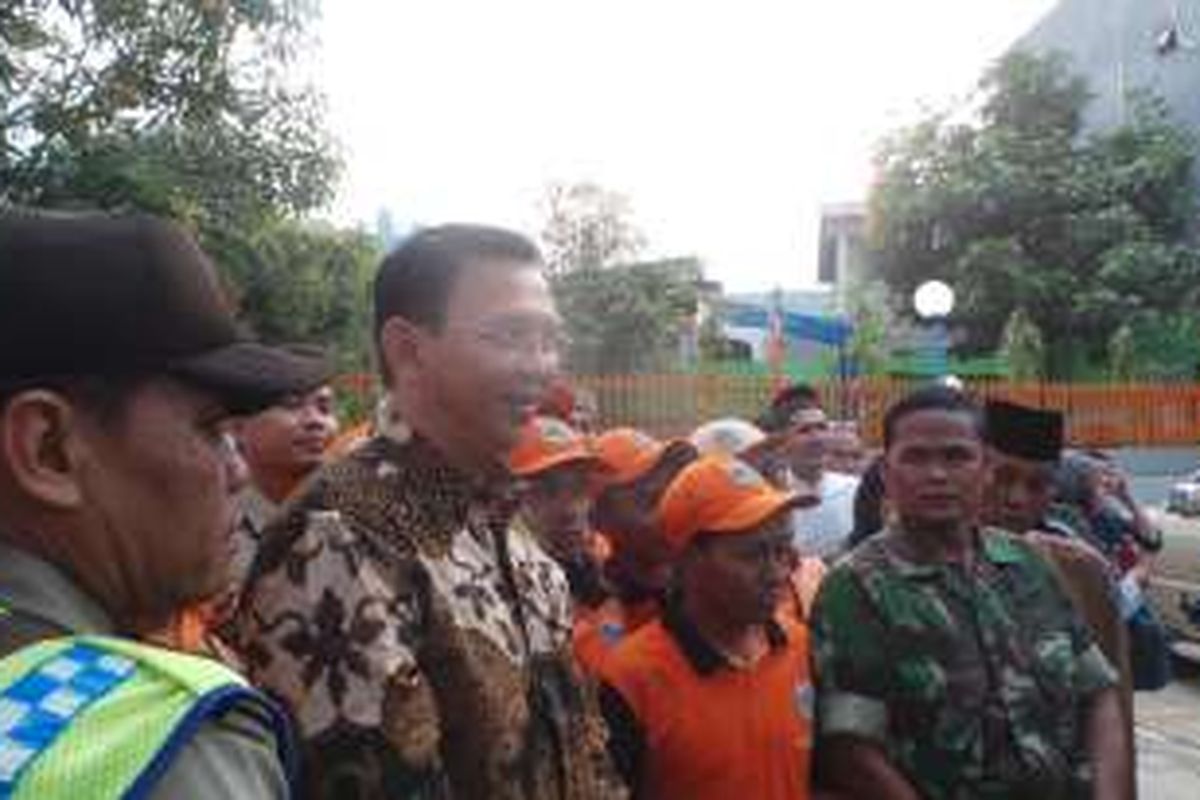 Gubernur DKI Jakarta Basuki Tjahaja Purnama saat Safari Ramadhan di Masjid Nurul Iman, Jalan Kosmos, Kedoya Utara, Jakarta Barat, Selasa (7/6/2016).