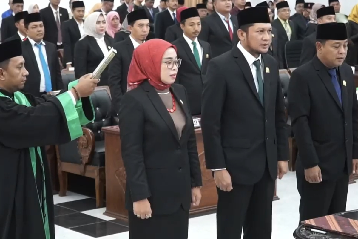 Pengambilan sumpah pimpinan DPRD Lumajang periode 2024-2029