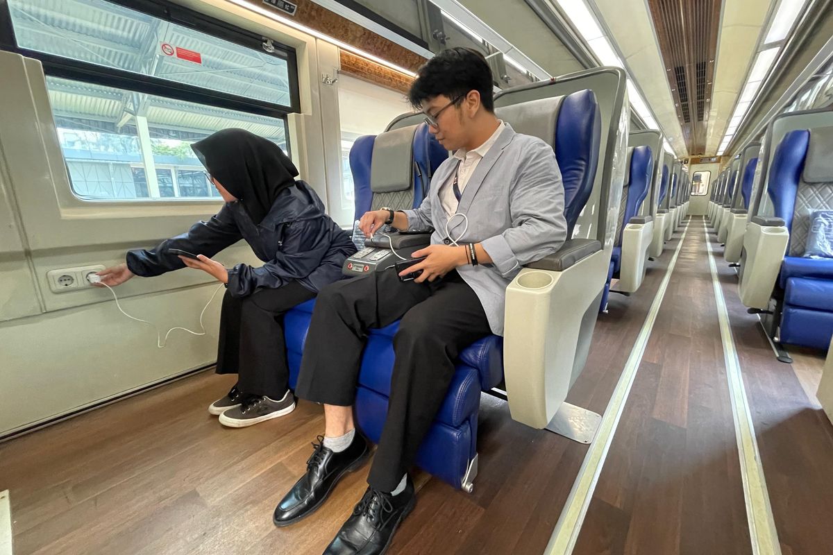 KAI Tegaskan Stop Kontak di Kereta Hanya Untuk Gadget