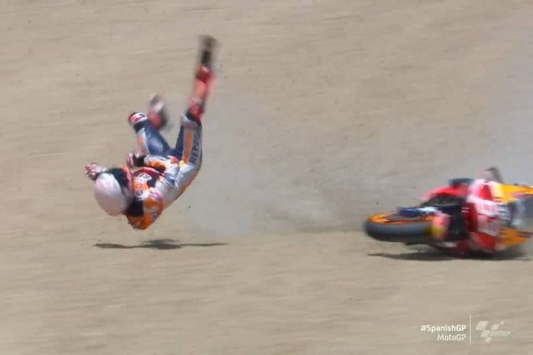 Marc Marquez terjatuh saat balapan di seri pertama MotoGP 2020 di Sirkuit Jerez, Spanyol