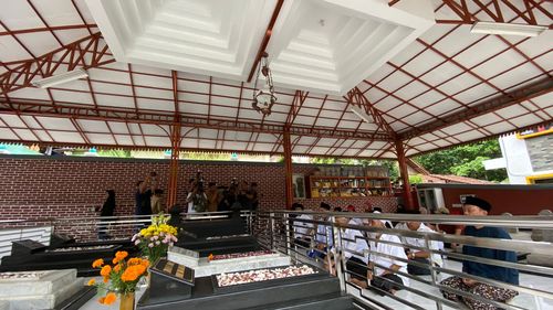 Sambangi Ponpes Al-Iman Bulus, Ganjar Sowan hingga Ziarah ke Makam Mbah Ahmad Alim