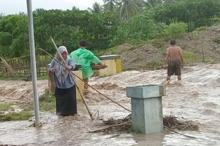 Sungai Wulo Meluap, Rumah hingga Kantor Desa di Bone Bolango Diterjang Banjir