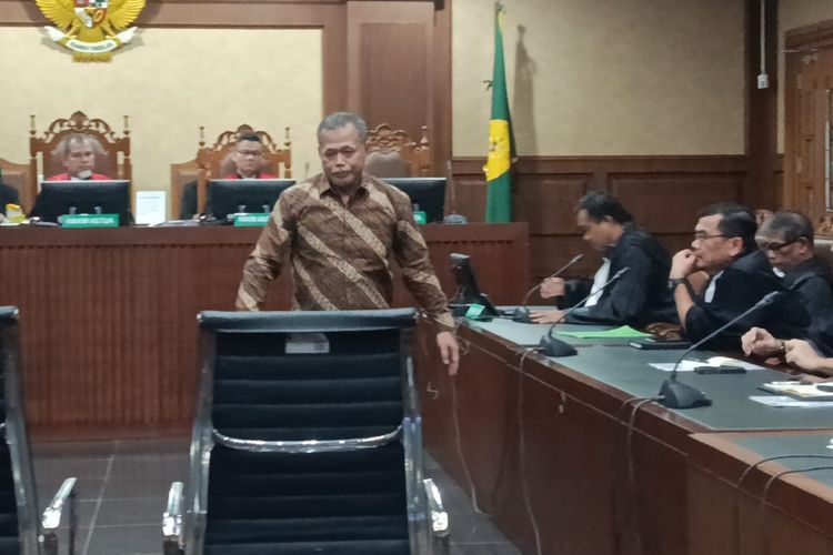 Hakim nonaktif Djuyamto saat sidang dakwaan di Pengadilan Tipikor pada Pengadilan Negeri Jakarta Pusat, Kamis (21/8/2025).