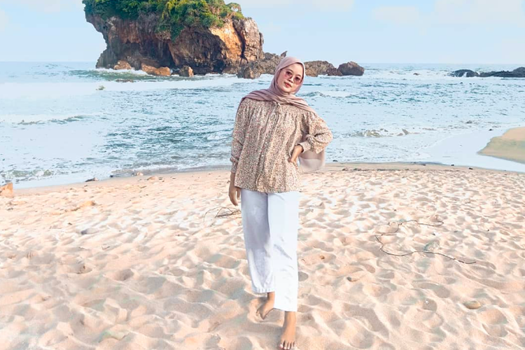 Inspirasi OOTD ke pantai buat hijabers
