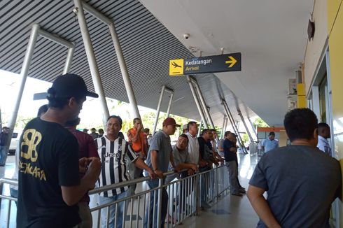 Aspal Landasan Terbelah, Aktivitas Penerbangan di Bandara Rendani Manokwari Sempat Tertunda