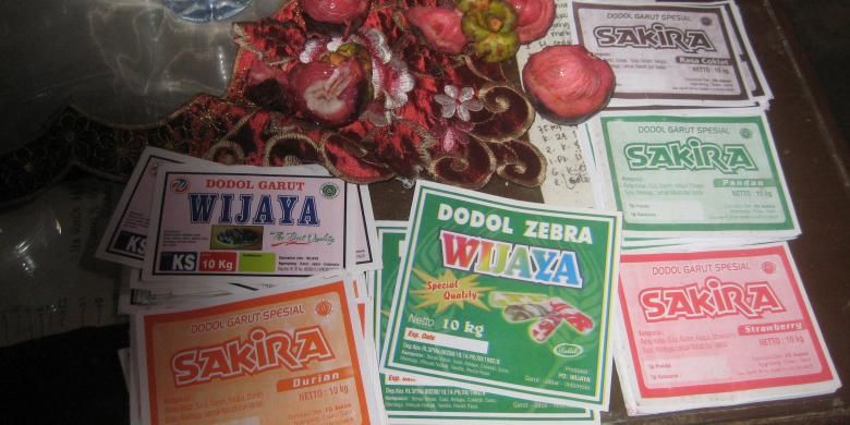 Merek-merek dodol garut produksi Haji Uyud, selaku penerima fasilitas Kredit Usaha Rakyat (KUR).


