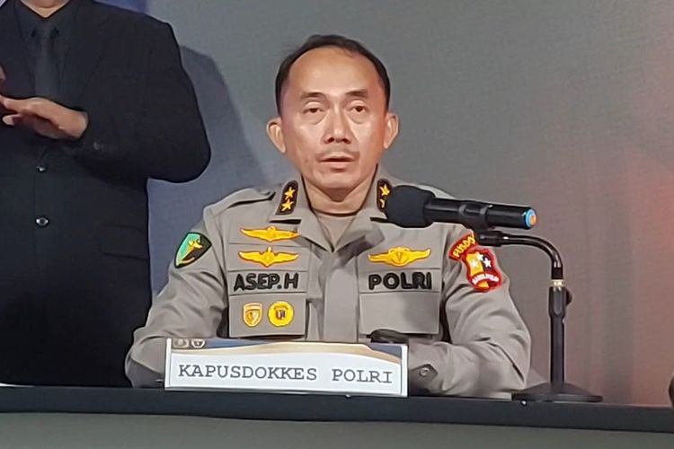Kepala Pusat Kedokteran dan Kesehatan (Kapusdokkes) Polri Irjen Asep Hendradiana di Mabes Polri, Jakarta, Senin (19/6/2023).