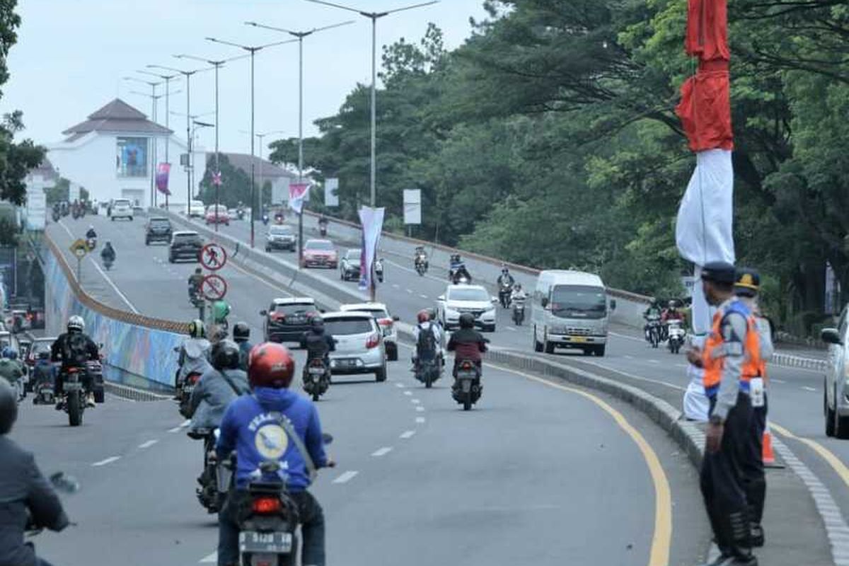 Jalan Prof Mochtar Kusumaatmaja.