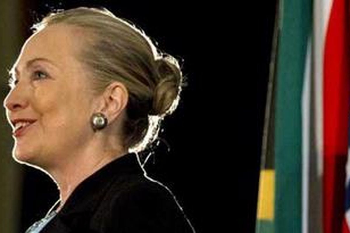 Menlu AS Hillary Clinton akan bertemu Presiden Turki untuk membahas krisis Suriah.