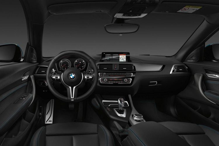 Interior model BMW M2 Competition 2018.