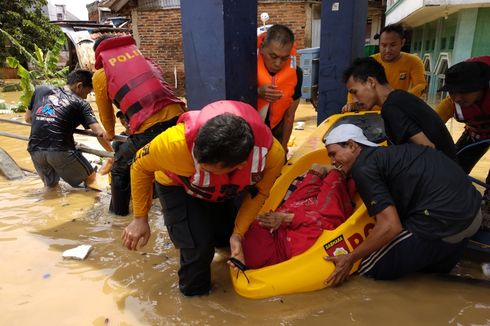 Sepelekan Katulampa Siaga 1, Warga Kampung Pulo Merasa Tanggul Bisa Cegah Limpahan Air