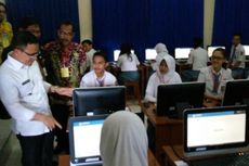 Bupati: Ujian Nasional Pakai Komputer Latih Murid untuk Jujur