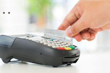 Ini Perbedaan Kartu Debit dan Kredit, serta Kelebihan dan Kekurangannya