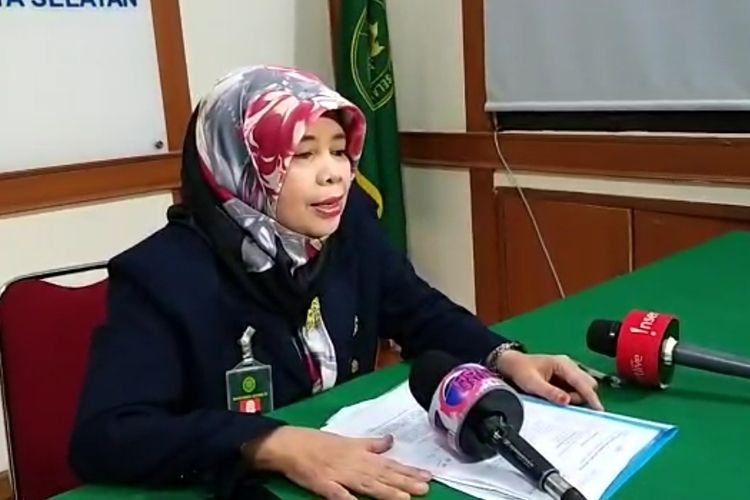 Taslimah, Humas PA Jaksel saat menceritakan soal gugatan cerai Nindy Ayunda, Rabu (20/1/2021).