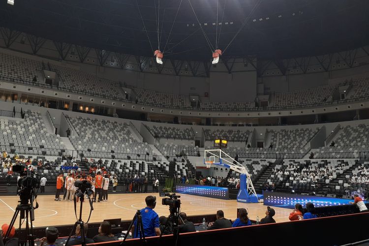 Indonesia Arena atau Indoor Multifunction Stadium (IMS) di Blok 10, Kawasan Gelora Bung Karno (GBK), Senayan, Jakarta.