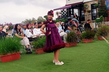 Ekonomi Lesu, Ajang Fashion Show Jadi Panggung Harapan UMKM Fesyen