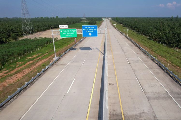 Tol Kuala Tanjung-Tebing Tinggi-Parapat.