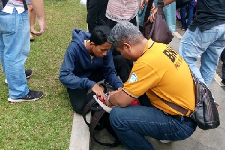 Unas bersama Badan Narkotika Nasional Provinsi (BNNP) DKI Jakarta dan pihak kepolisian menggelar razia narkoba di Kampus Unas, Pejaten, Kamis (15/6/2017). Razia berlangsung selama dua setengah jam sejak pukul 15.00 – 17.30 WIB. 