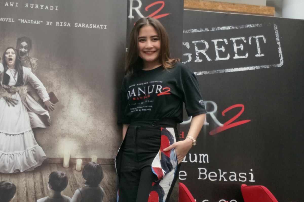 Prilly Latuconsina saat peluncuran video klip soundtrack film Danur 2: Maddah di Lagoon Avenue Bekasi, Jawa Barat, Jumat (30/3/2018).