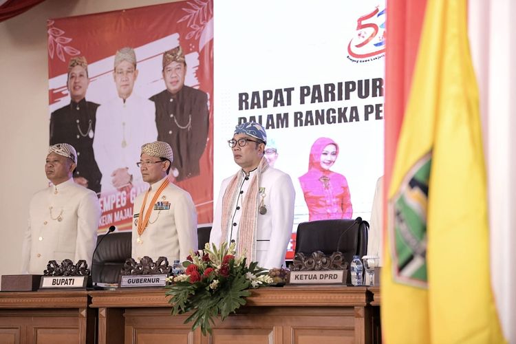 Gubernur Jawa Barat Ridwan Kamil menghadiri Rapat Paripurna DPRD Kabupaten Majalengka memperingati Hari Jadi ke-533 Majalengka di Pendopo Gedung Negara Kabupaten Majalengka. Rabu (7/6/2023).
