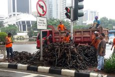 Ini Foto Kulit Kabel dari Selokan Jalan Medan Merdeka Selatan