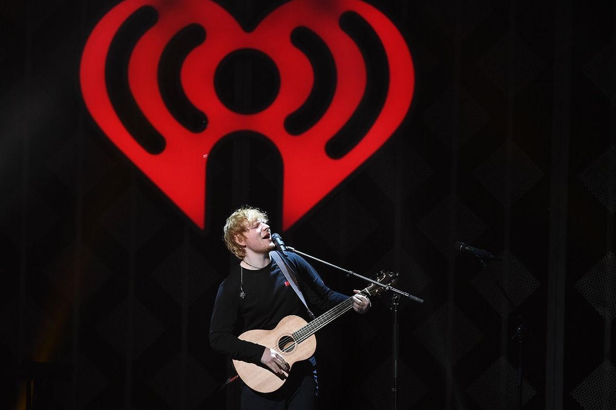 Ed Sheeran tampil di iHeartRadio Jingle Ball 2017 yang digelar di Madison Square Garden, New York City, pada 7 Desember 2017.