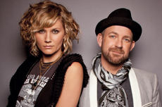 Lirik dan Chord Lagu Just Might (Make Me Believe) - Sugarland