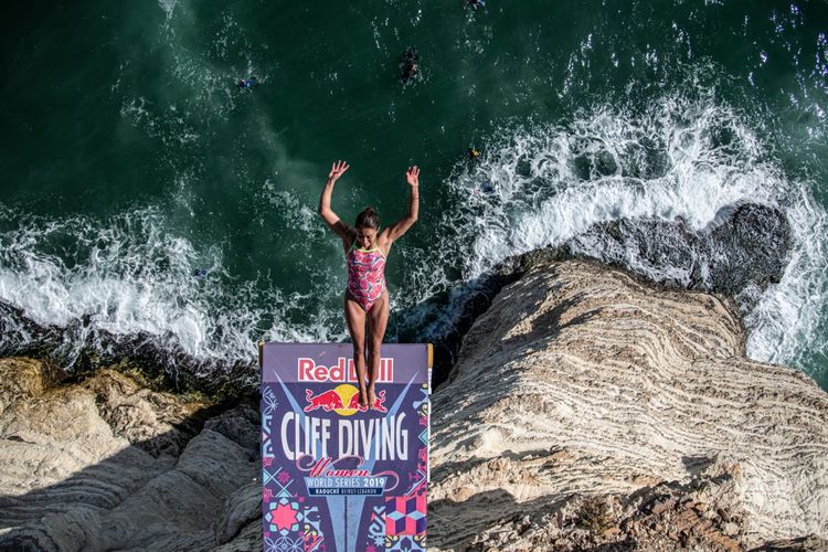 Ajang Red Bull Cliff Diving terpaksa ditunda penyelenggaraannya pada 2020 akibat penyebaran virus corona.