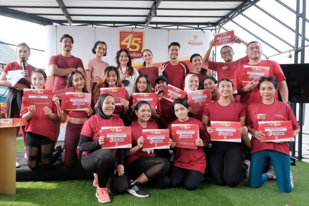 Hemaviton All Stars bersama 15 peserta terpilih yang berkesempatan workout bersama sekaligus meet and greet di acara puncak hemaviton #FitHealthFestival 2022 pada Sabtu (17/9/2022).