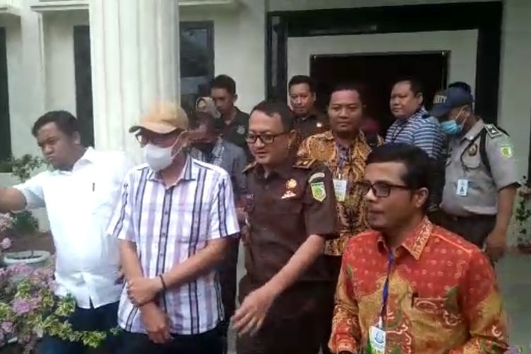 Kejaksaan Negeri Bengkulu mengeksekusi 3 terpidana kasus korupsi kegiatan Pengendalian Banjir Sungai Bengkulu Tahun Anggaran (TA) 2019 sebesar Rp 6,9 miliar.