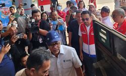 Pertamina dan Kemendag Lakukan Penyegelan 3 Dispenser SPBU di Karawang
