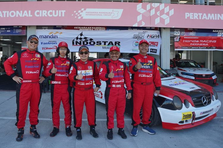 Tim balap Indostar Motorsport bersinar di Mandalika