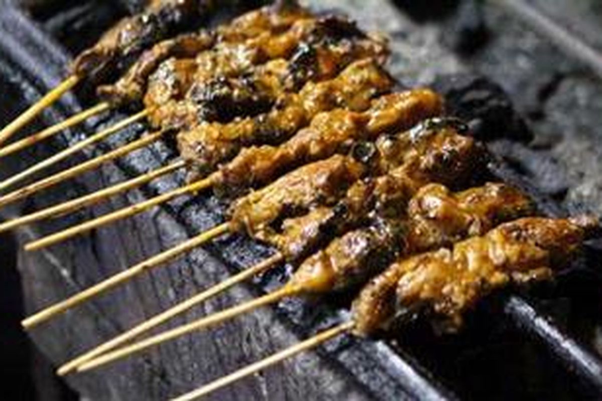 Sate tulang khas Banjarmasin di Kelapa Gading.