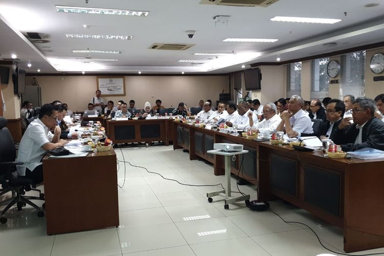 Menteri PUPR Basuki Hadimuljono melakukan Rapat Kerja dengan DPD RI di Ruang Rapat Komite II DPD RI, Senayan, Jakarta, Selasa (18/2/2020) kemarin.