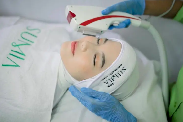 Salah satu treatment di Sumia Aesthetic Clinic, rekomendasi klinik kecantikan di Depok 
