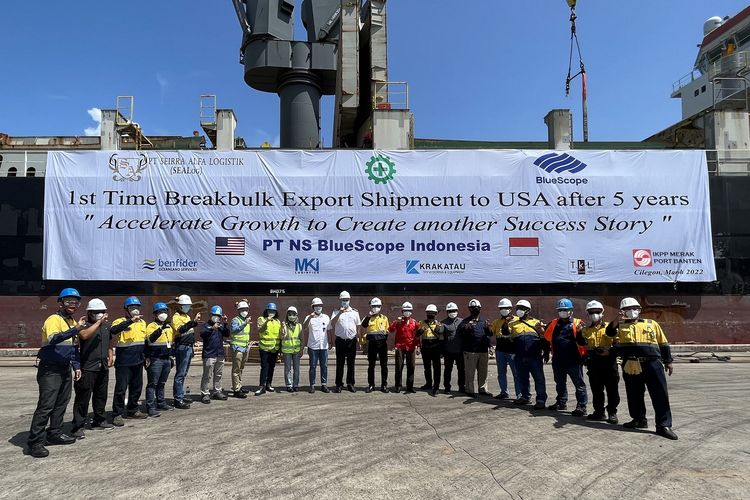 PT NS BlueScope Indonesia akhirnya melakukan ekspor 4.600 ton baja lapis dengan merek Zincalume ke Amerika Serikat (AS) pada Senin (28/3/2022). 