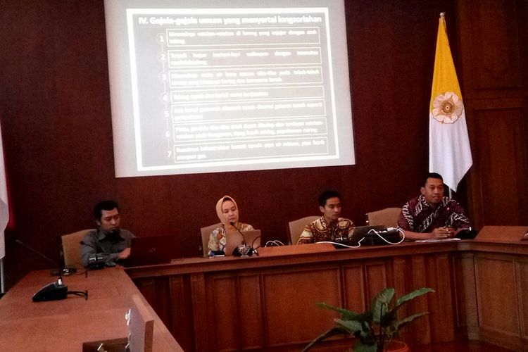 ketua Tim Mitigasi Bencana UGM, Dwikorita Karnawati saat jumpa pers 