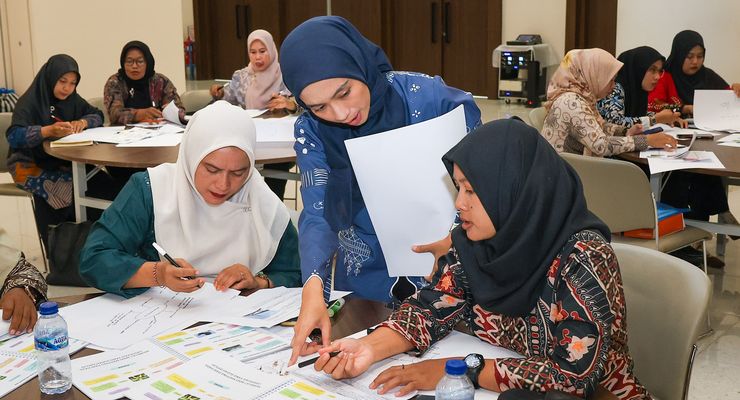 Membatik, Ikhtiar Menjaga Akar Budaya di Kota Masa Depan IKN